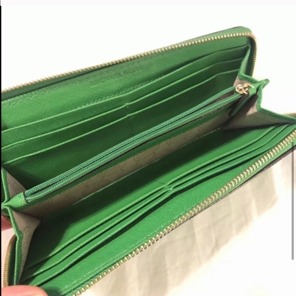 Michael Kors Jet Set Continental wallet - Picture 6 of 7